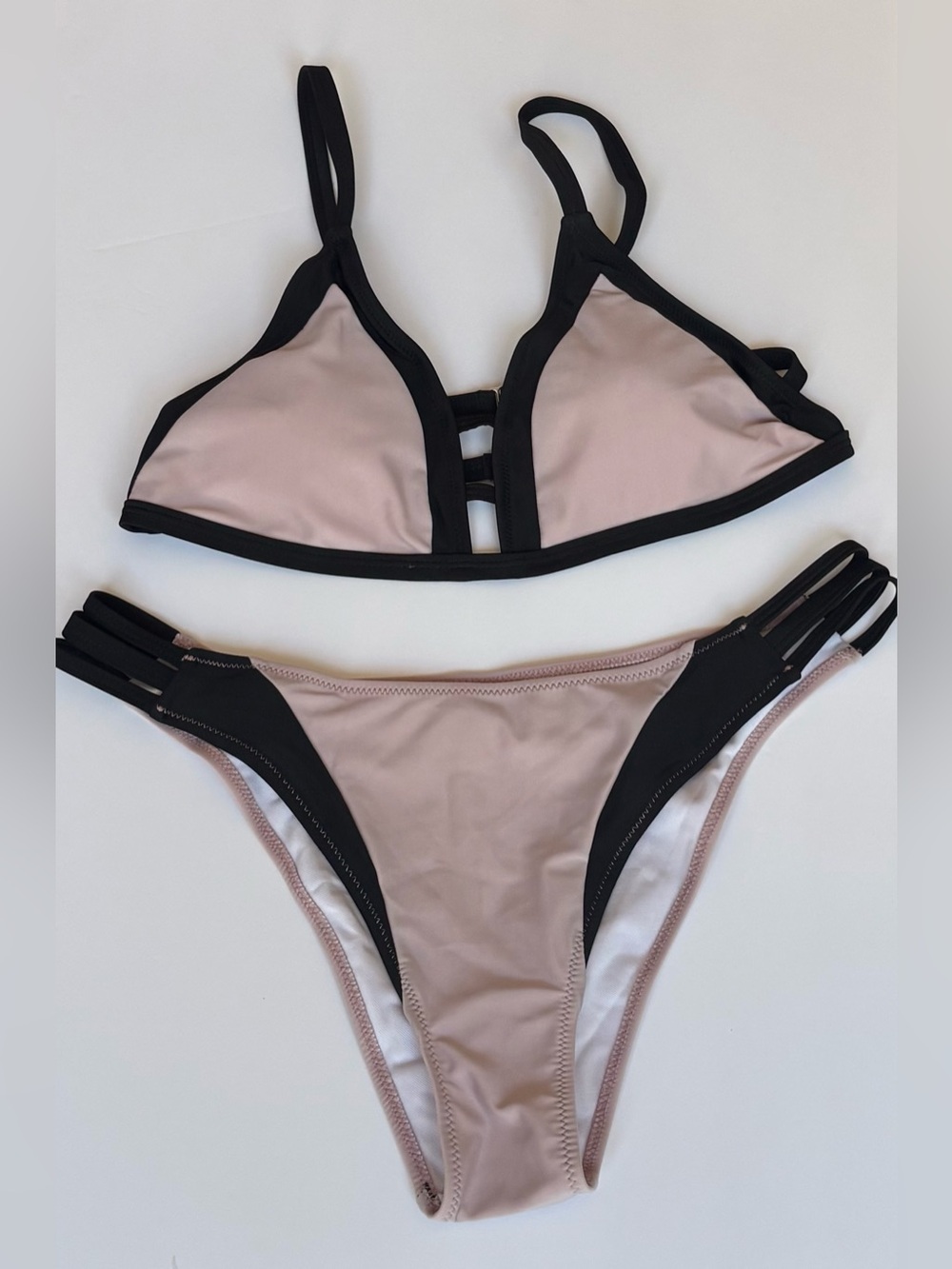 Cupshe Color-Blocked Triangle Bikini Set